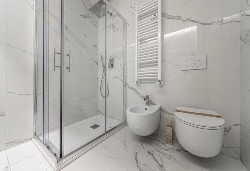 Montenapoleone   Charming Apartment