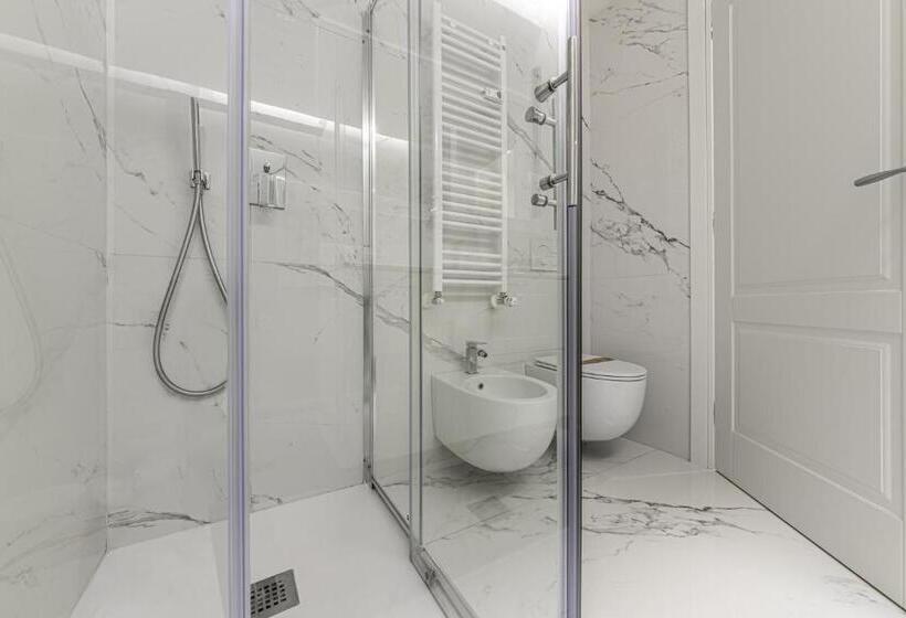 Montenapoleone   Charming Apartment