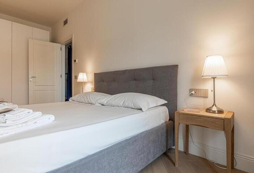 Montenapoleone   Charming Apartment