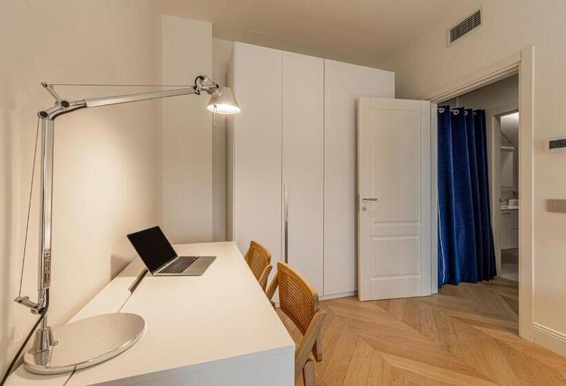 Montenapoleone   Charming Apartment