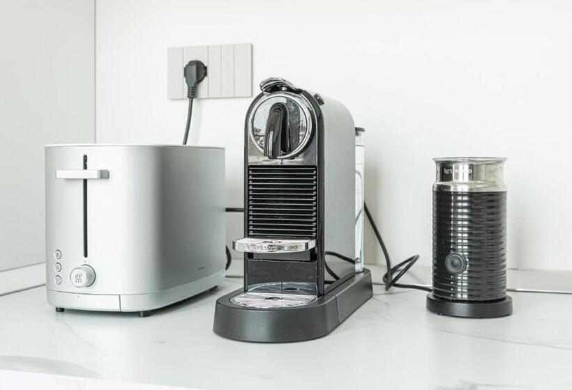 Montenapoleone   Charming Apartment