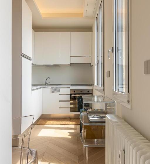 Montenapoleone   Charming Apartment