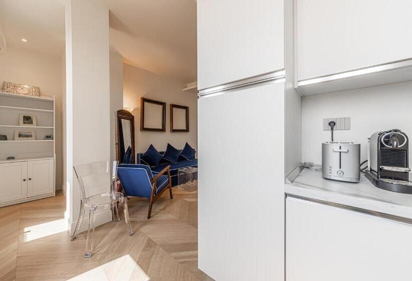 Montenapoleone   Charming Apartment