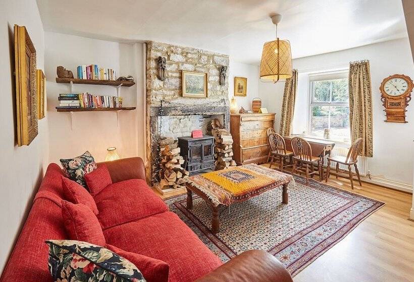 Host & Stay   Elliott Terrace