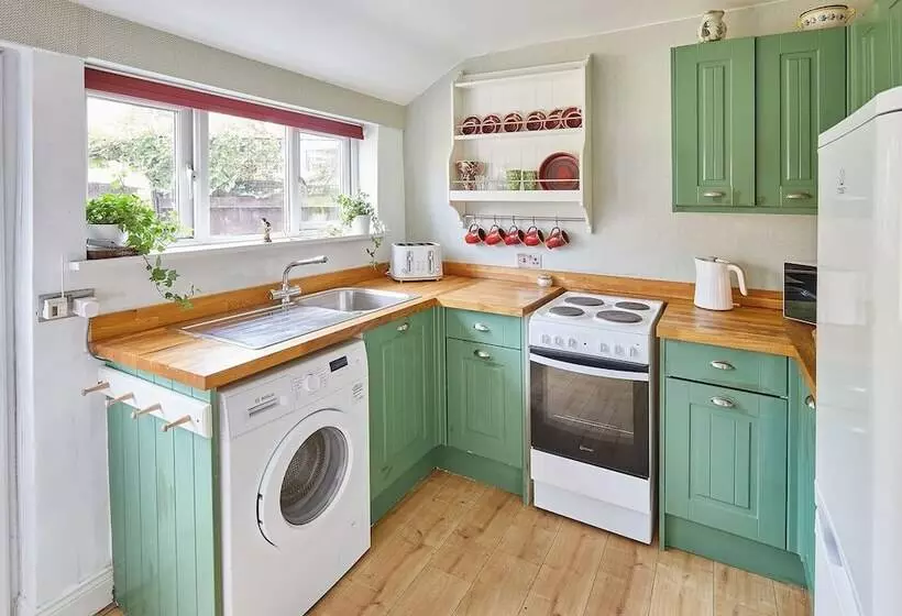 Host & Stay   Elliott Terrace