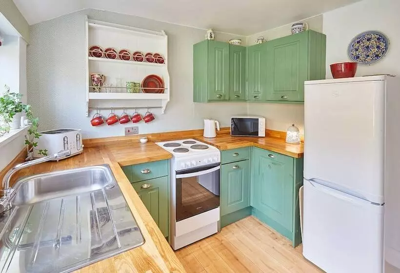 Host & Stay   Elliott Terrace