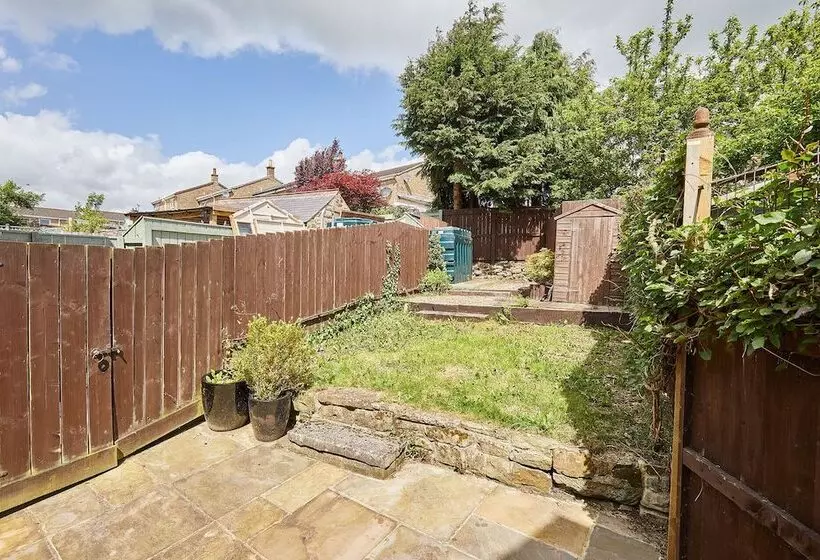 Host & Stay   Elliott Terrace