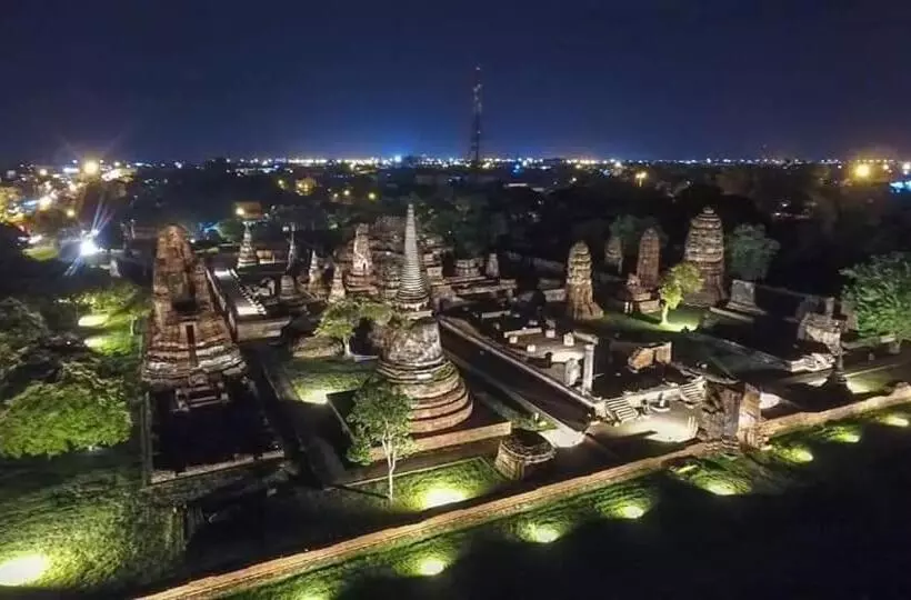 ホテル ศรีกรุงดีลักซ์โฮเตล