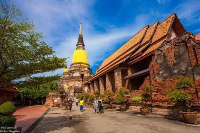 Отель ศรีกรุงดีลักซ์โฮเตล