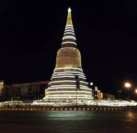 ホテル ศรีกรุงดีลักซ์โฮเตล