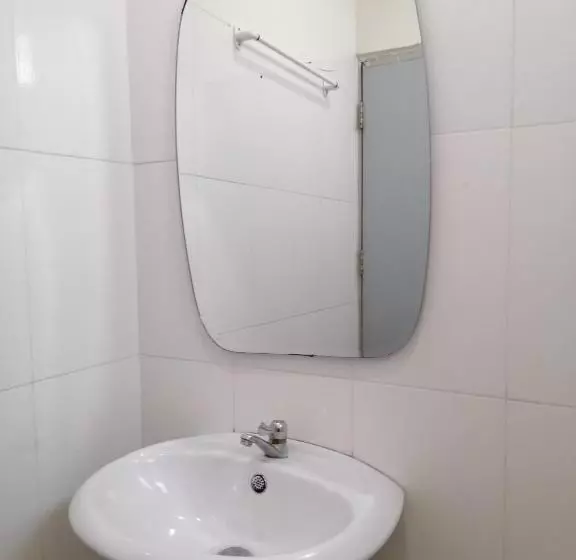 ホテル ศรีกรุงดีลักซ์โฮเตล