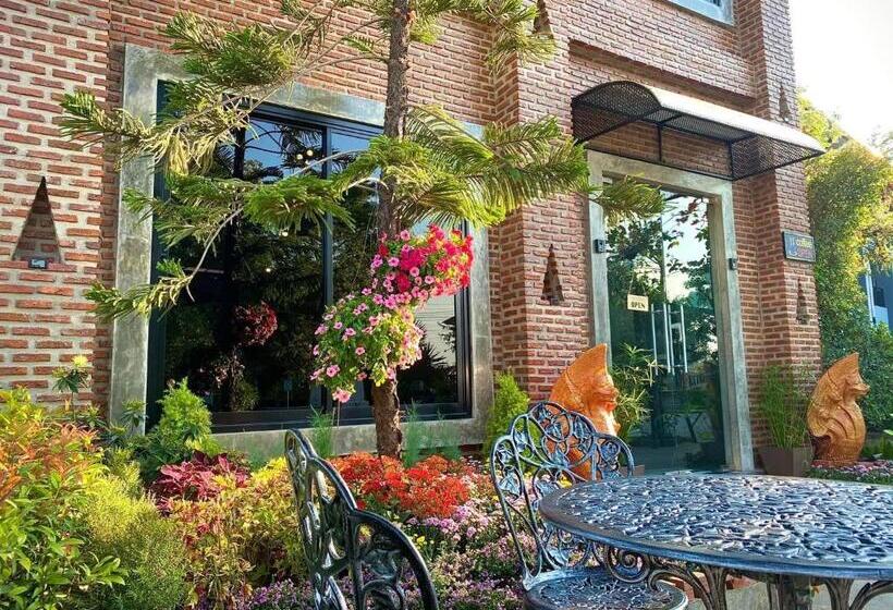 Hotel โรงแรมกอดหมอน