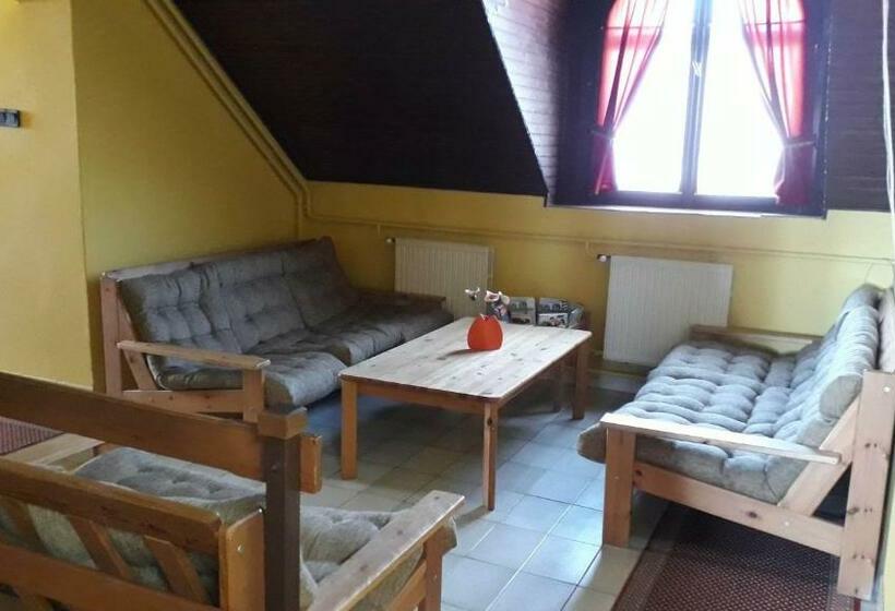بنسيون Centrum Apartman
