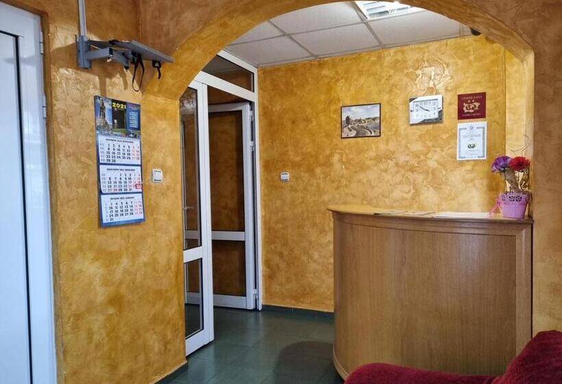 Пансион Family Hotel Rujeta семеен хотел ружета   идеален център