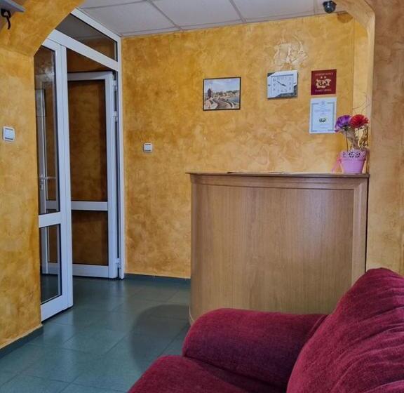 Пансион Family Hotel Rujeta семеен хотел ружета   идеален център