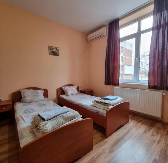 Пансион Family Hotel Rujeta семеен хотел ружета   идеален център