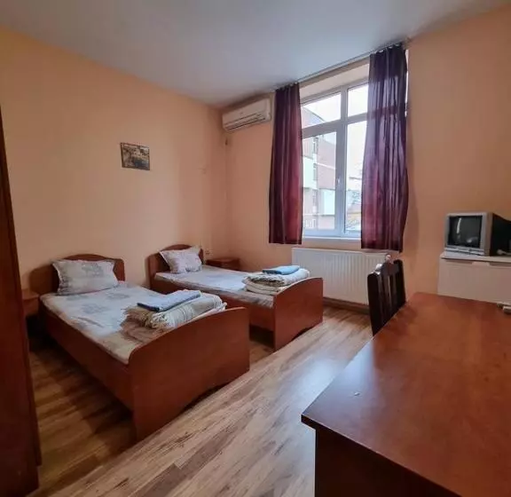 ペンション Family Hotel Rujeta семеен хотел ружета   идеален център