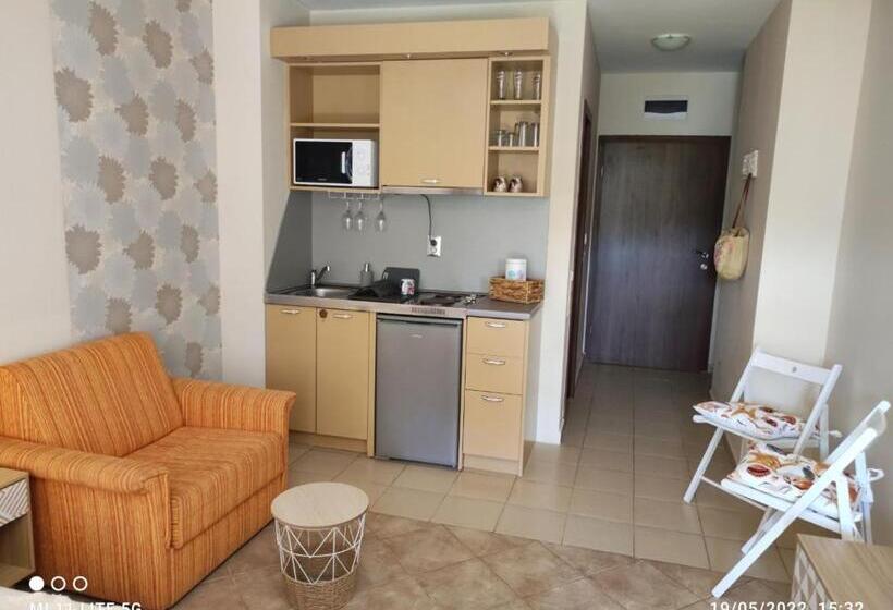 студио Boho Green Life Sozopol