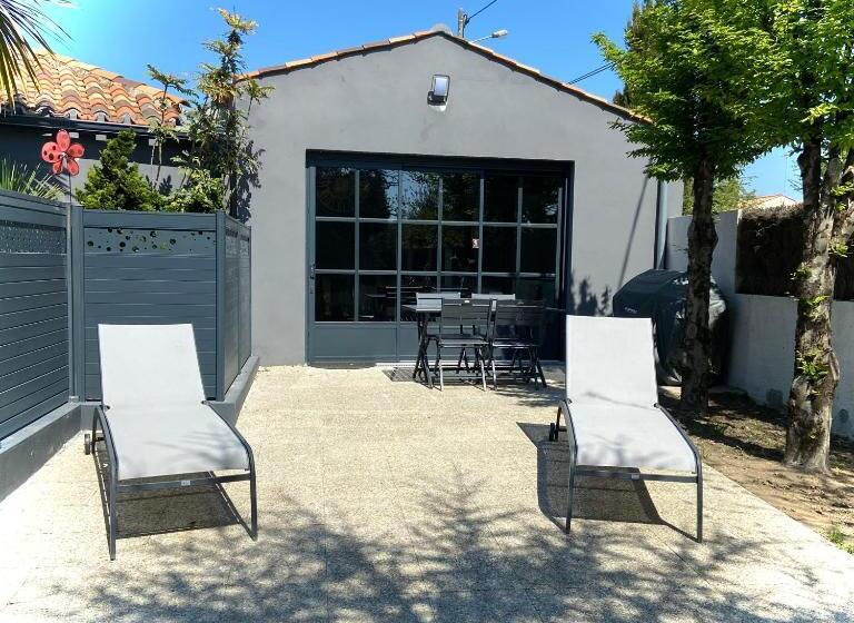 Adorable Guest House Avec Balnéo Et Piscine