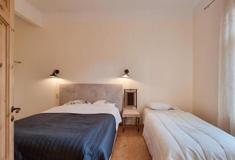 Aia Center Apartment With Sauna