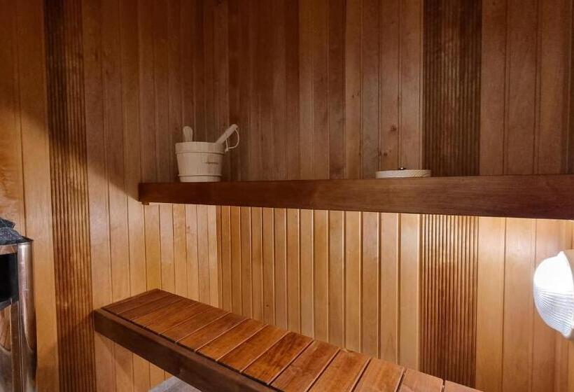 Aia Center Apartment With Sauna