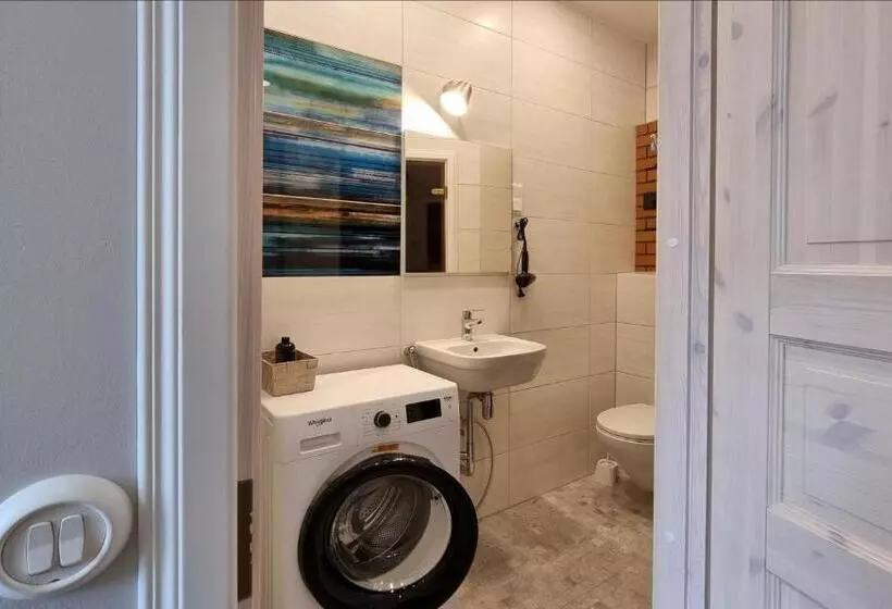 Aia Center Apartment With Sauna