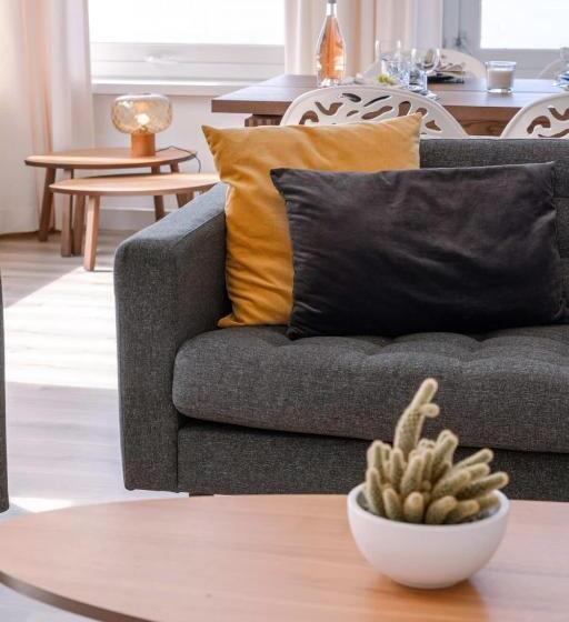 Corner Apartment With Fantastic Sea View