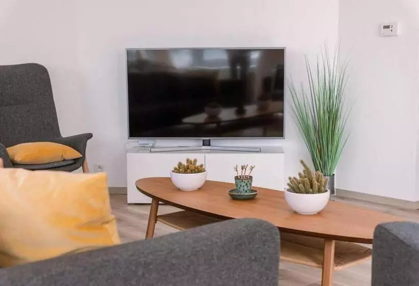 Corner Apartment With Fantastic Sea View