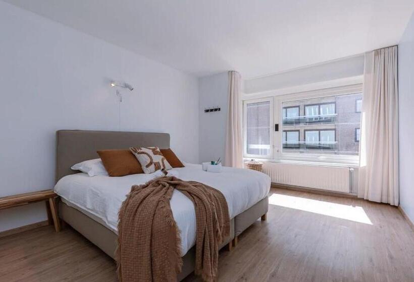 Corner Apartment With Fantastic Sea View