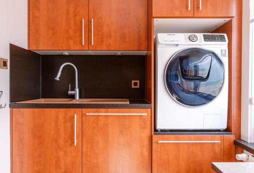 Corner Apartment With Fantastic Sea View