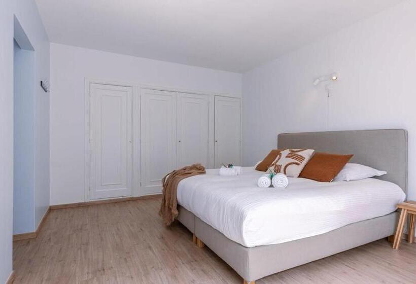 Corner Apartment With Fantastic Sea View