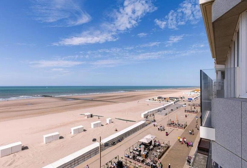 Corner Apartment With Fantastic Sea View