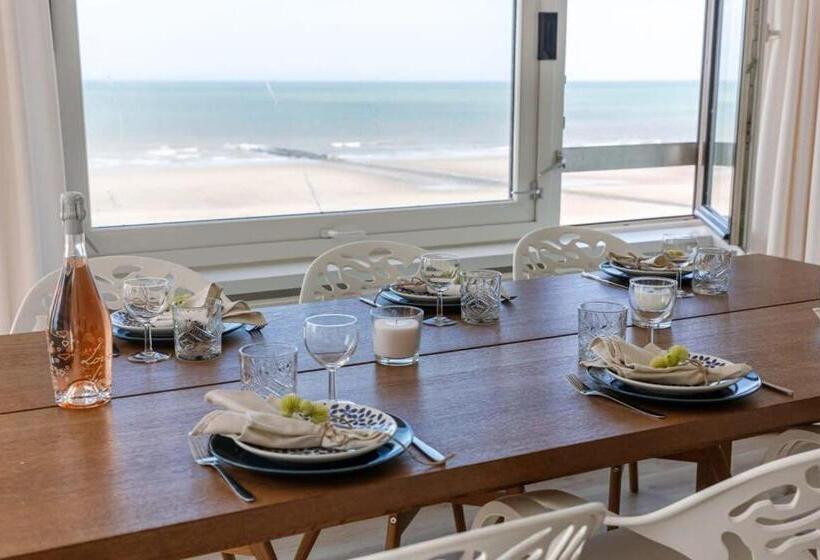 Corner Apartment With Fantastic Sea View