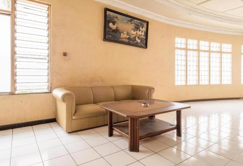 Reddoorz At Hotel Padjajaran Tasikmalaya