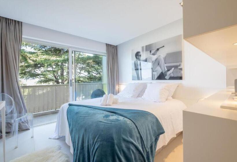 Elegant 3 Room Apartment With Terrace Pool & Island Views