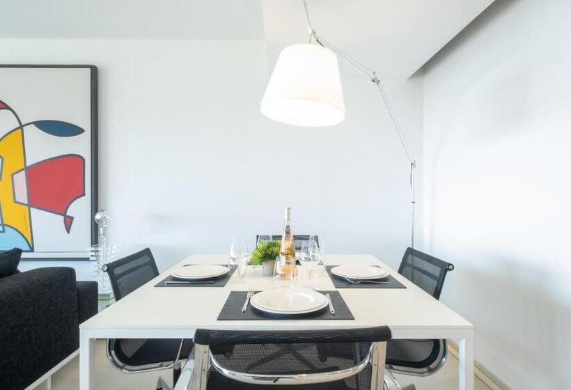 Elegant 3 Room Apartment With Terrace Pool & Island Views