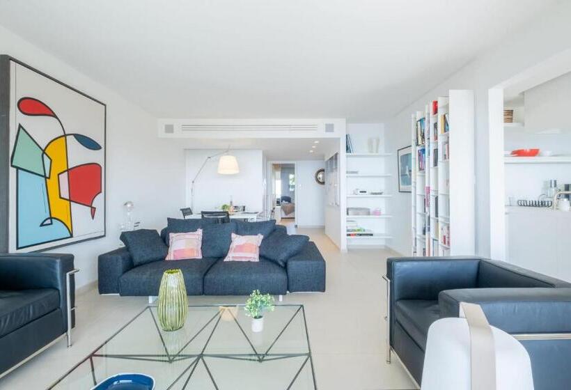 Elegant 3 Room Apartment With Terrace Pool & Island Views