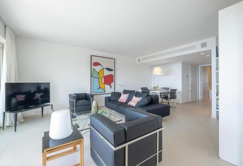 Elegant 3 Room Apartment With Terrace Pool & Island Views