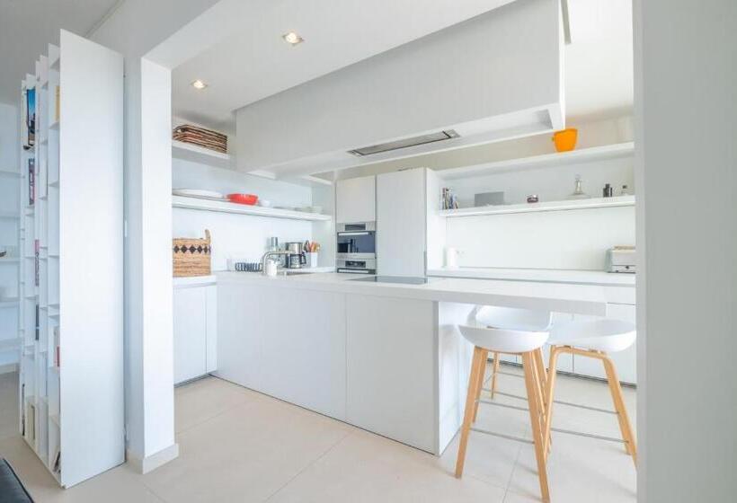 Elegant 3 Room Apartment With Terrace Pool & Island Views