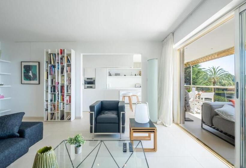 Elegant 3 Room Apartment With Terrace Pool & Island Views