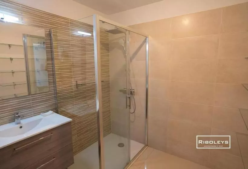 Grand T3 Neuf Climatisé Avec Wifi à 100m De La Plage