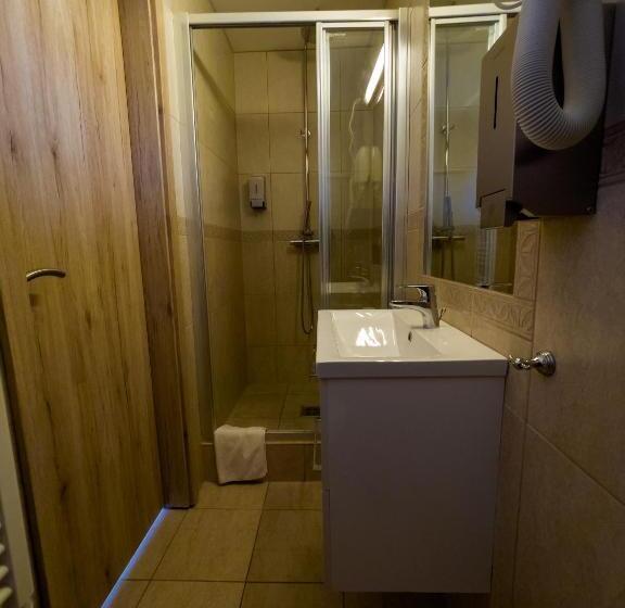 민박 Mamutfenyő Panzió