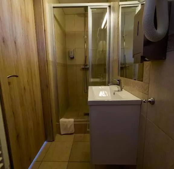 Aamiaismajoitus (B&B) Mamutfenyő Panzió