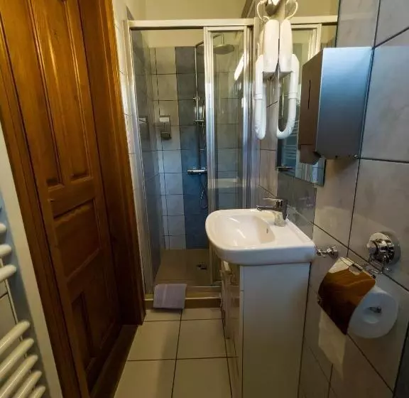 Aamiaismajoitus (B&B) Mamutfenyő Panzió