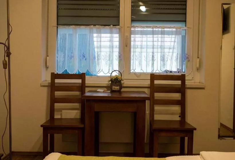 Aamiaismajoitus (B&B) Mamutfenyő Panzió