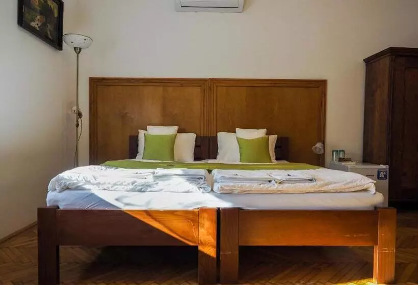 Aamiaismajoitus (B&B) Mamutfenyő Panzió