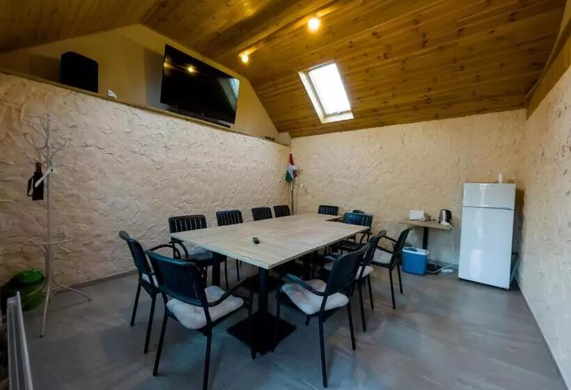 Aamiaismajoitus (B&B) Mamutfenyő Panzió