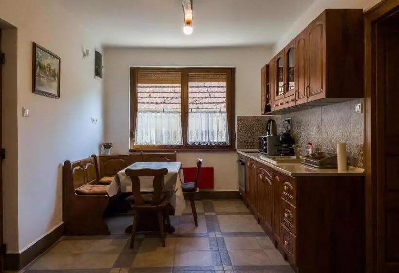 Aamiaismajoitus (B&B) Mamutfenyő Panzió