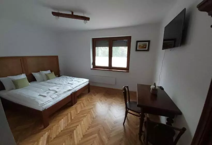 Aamiaismajoitus (B&B) Mamutfenyő Panzió
