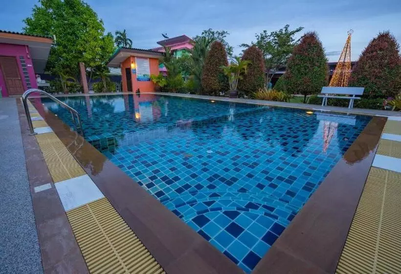 Hotelli บ้านทิพรัตน์ สัตหีบ